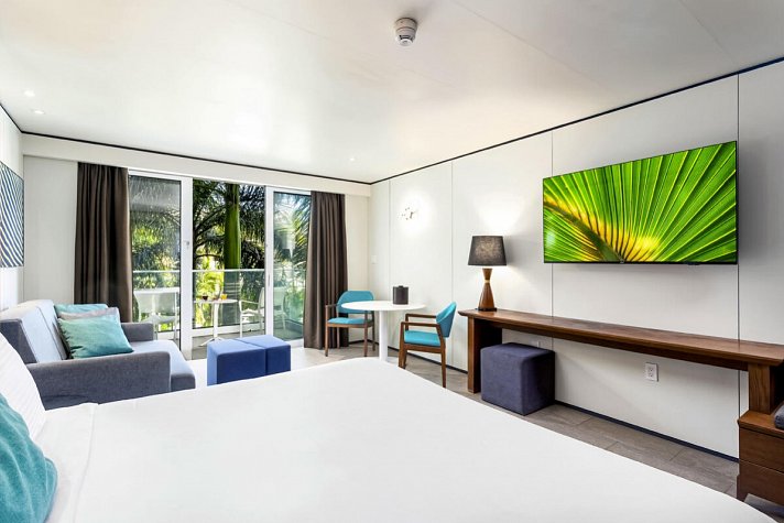 Sonesta Maho Beach Resort, Casino & Spa