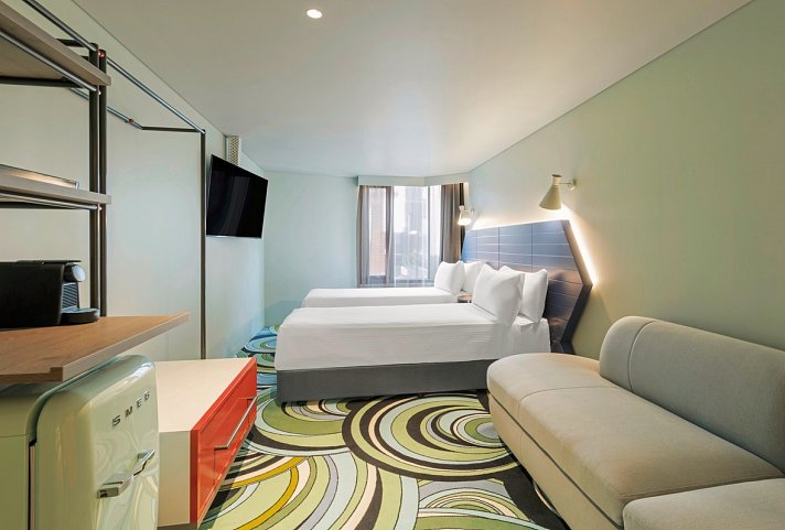 ADGE Hotel & Residences - Wohnbeispiel ADGE Twin Room (Zimmercodierung UG1)