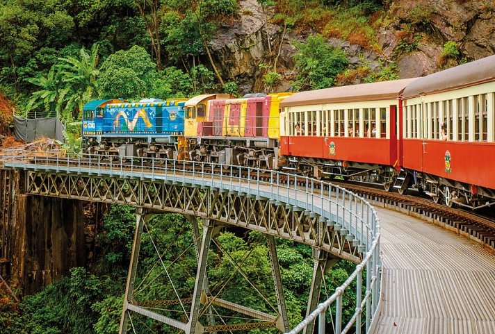 Auf den Spuren der Regenbogenschlange - Kuranda Scenic Train, Queensland