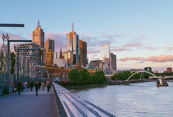 Kontrastreiches Australien - Sandridge Bridge Melbourne