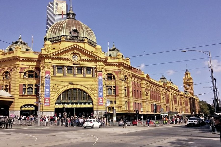 Kontrastreiches Australien - Flinders Street Station, Melbourne