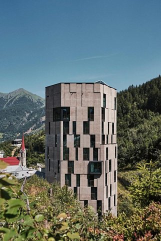 Urban Nature Bad Gastein – Badeschloss