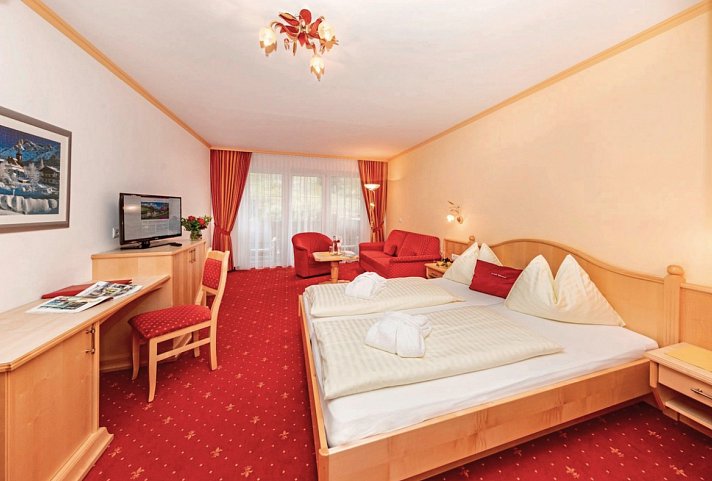 Hotel & Spa Urslauerhof - Wohnbeispiel Juniorsuite (Zimmercodierung JG1)