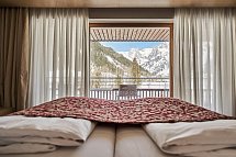 aja Bergresort Werfenweng Hotel - Wohnbeispiel Doppelzimmer Bergblick (Zimmercodierungen DBB & EC2)