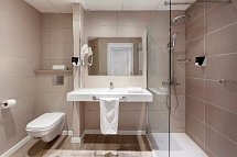 Alua Tenerife - Badbeispiel Doppelzimmer/Doppelzimmer Poolblick (Zimmercodierungen DB1 & DBP)