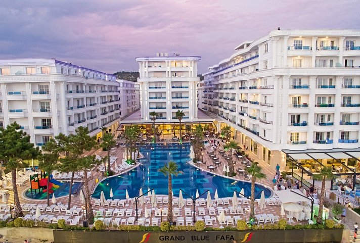 Grand Blue Fafa Resort