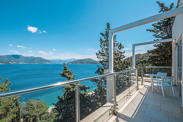 Iberostar Waves Herceg Novi - Wohnbeispiel Junior Suite Meerblick (Zimmercodierung JBM)