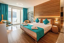 Carine Hotel Kumbor Superior - Wohnbeispiel DZ Deluxe seitl. Meerblick