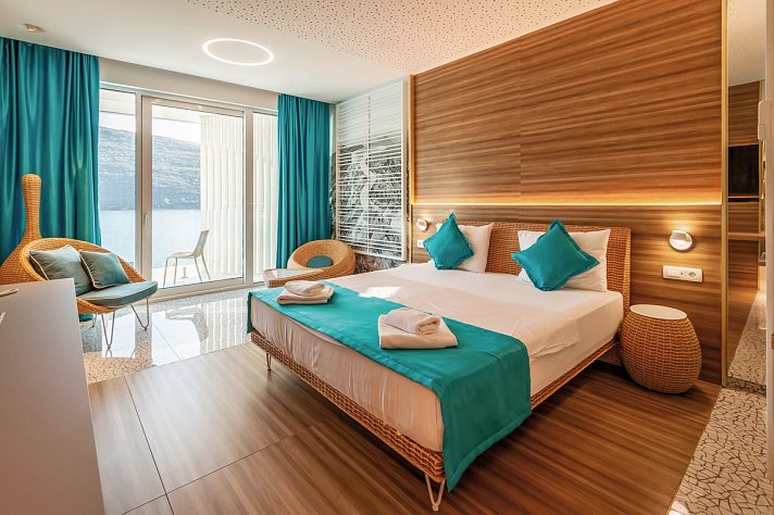 Carine Hotel Kumbor Superior
