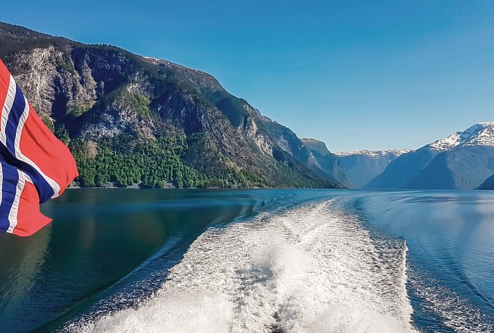 Kultur und Natur mit dem Postschiff