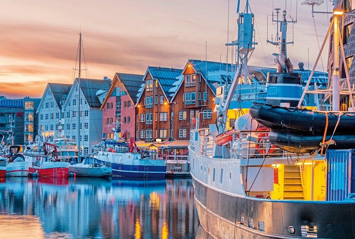 Erlebnis Mitternachtssonne - Hafen von Tromsø