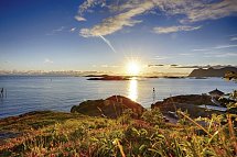 Naturparadiese im hohen Norden - Mitternachtssonne auf der Insel Senja