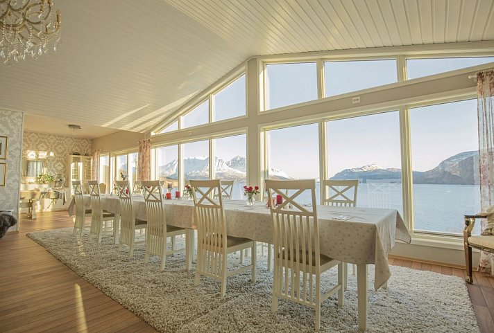 Reisevariante Winterabenteuer in der Arctic Panorama Lodge - Aufenthaltsraum