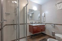 Aparthotel Holiday - Beispiel Bad (Zimmercodierung AB1)