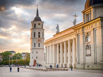 Baltikum kompakt - Kathedralenplatz Vilnius
