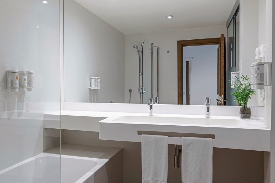 Iberostar Selection Andalucía Playa - Badbeispiel Doppelzimmer (Zimmercodierungen DB1, DB2, D1N & D2N)