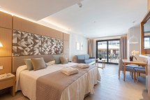 Hipotels Barrosa Park (Hipotels La Barrosa Complex) - Wohnbeispiel Familienzimmer mit Küche (Zimmercodierung FB2)