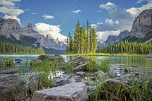 Traumroute durch die Rocky Mountains - Spirit Island im Maligne Lake