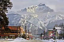 Rocky Mountains Winter Adventure - Banff Avenue