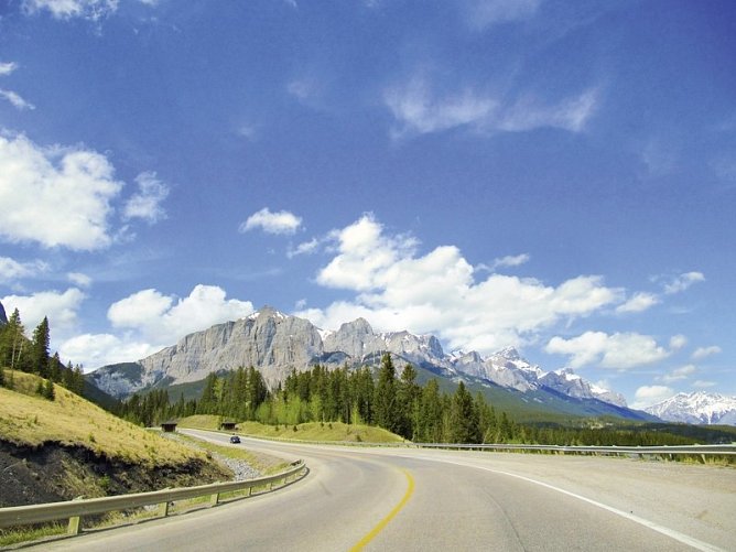 Western Journey (7 Nächte) - Trans Canada Highway bei Canmore