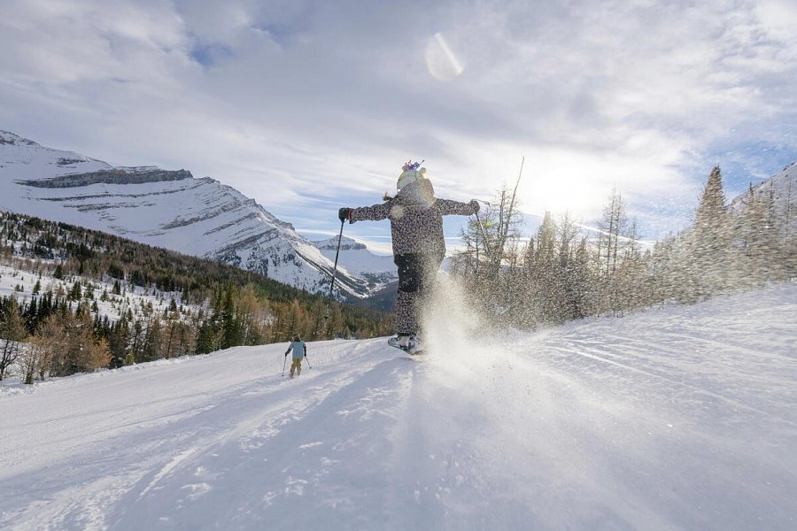 Alberta Ski-Pep - Lake Louise Ski Resort