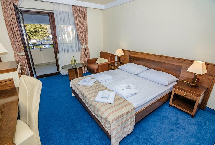 Hotel Pagus - Wohnbeispiel Doppelzimmer Gartenblick (Zimmercodierung DBG)