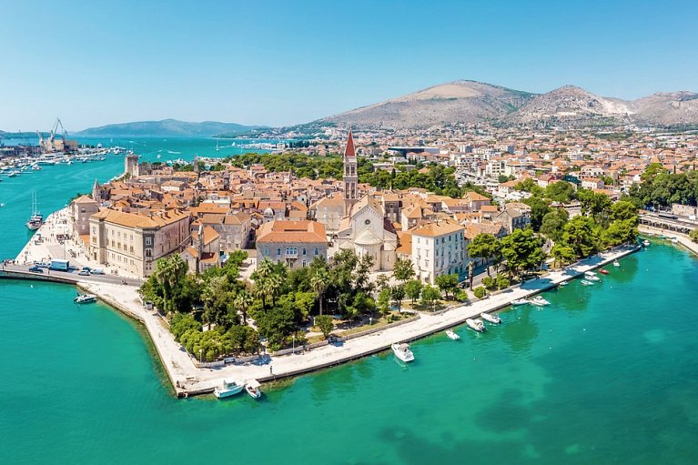 Land und Meer - Trogir