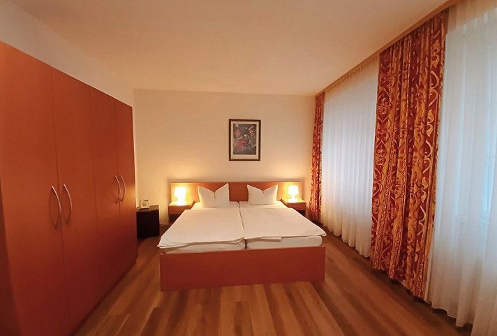Altwernigeröder Apparthotel - Wohnbeispiel Doppelzimmer Standard (Zimmercodierungen DB1 & EC1)