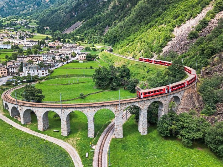 Via Albula & Bernina: Alpenwandern mit Zugerlebnis