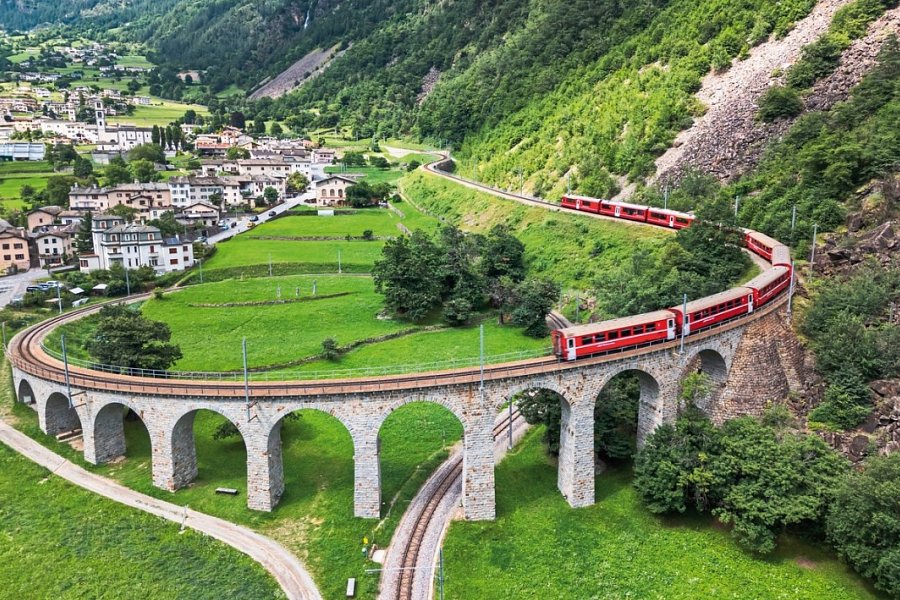 Via Albula & Bernina: Alpenwandern mit Zugerlebnis