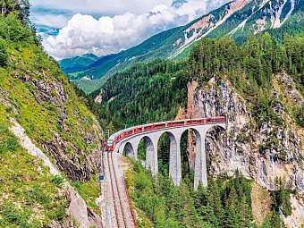 Via Albula & Bernina: Alpenwandern mit Zugerlebnis - Landwasserviadukt