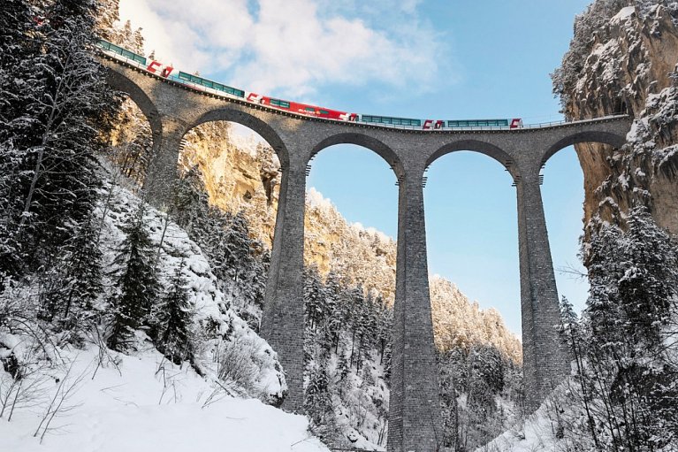 Grand Train Tour of Switzerland - Winterfaszination - Landwasserviadukt