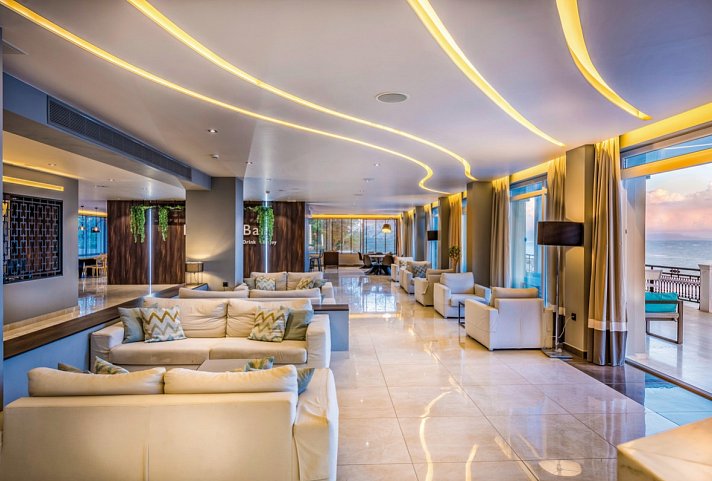 Alexandra Beach Resort & Spa