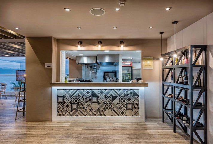 Alexandra Beach Resort & Spa