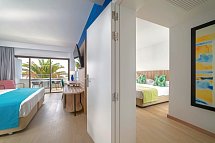 Hotel Costa Calero Thalasso & Spa - Wohnbeispiel Familienzimmer mit Verbindungstür (Zimmercodierung FV1)