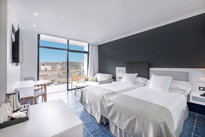 Mirador Papagayo by LIVVO - Wohnbeispiel Doppelzimmer Poolblick (Zimmercodierung DBP)