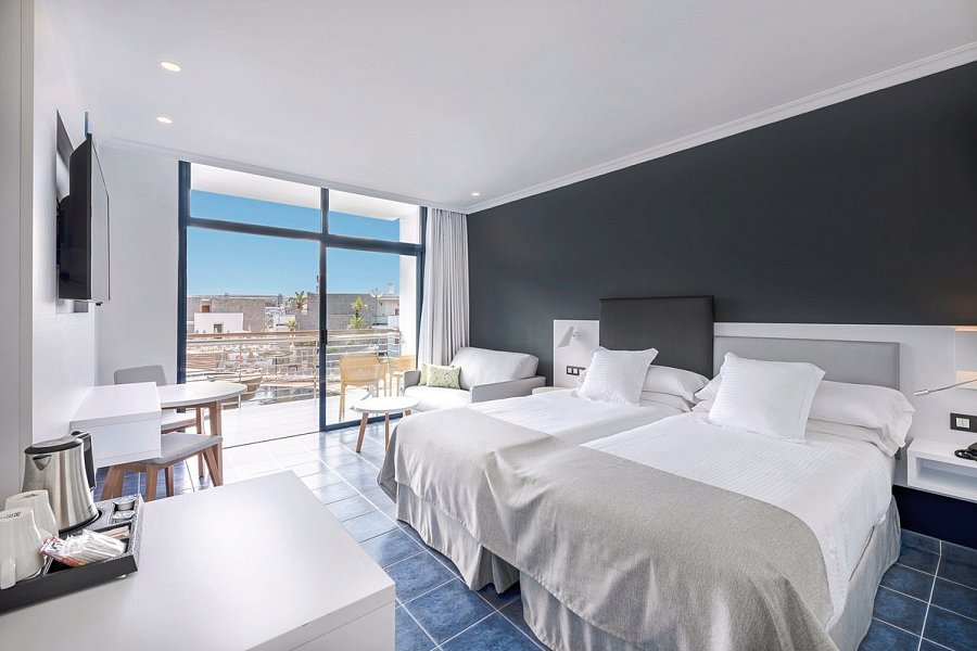 Mirador Papagayo by LIVVO - Wohnbeispiel Doppelzimmer Poolblick (Zimmercodierung DBP)