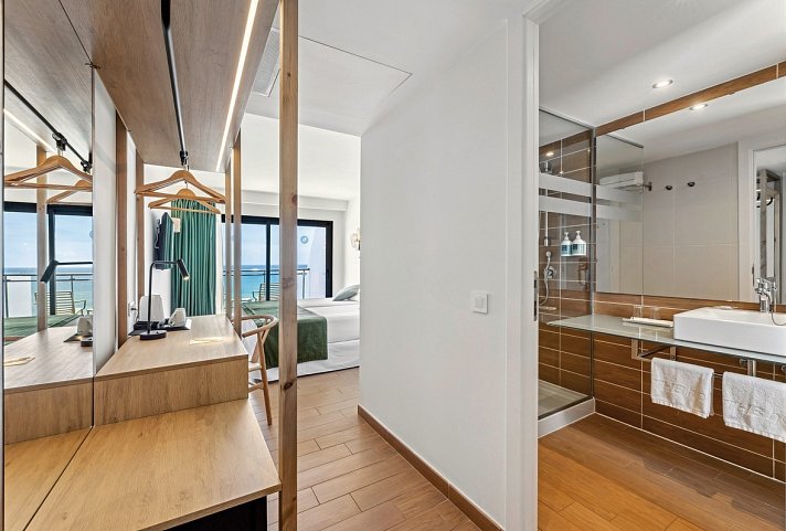 THB Lanzarote Beach - Wohnbeispiel Doppelzimmer Meerblick (Zimmercodierung DBM)