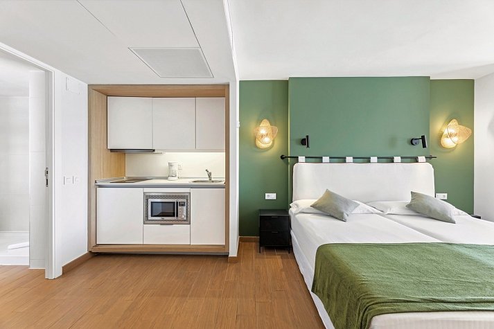 THB Lanzarote Beach - Wohnbeispiel Familienzimmer Meerblick (Zimmercodierungen FBM & F1M)