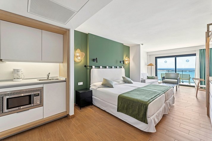THB Lanzarote Beach - Wohnbeispiel Familienzimmer Meerblick (Zimmercodierungen FBM & F1M)