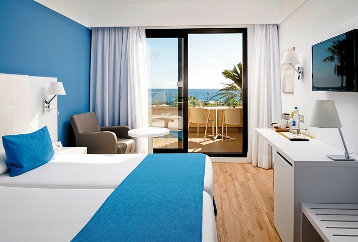 Alexandre Grand Teguise Playa - Wohnbeispiel Doppelzimmer Meerblick 1.-3. Etage (Zimmercodierung DBM)