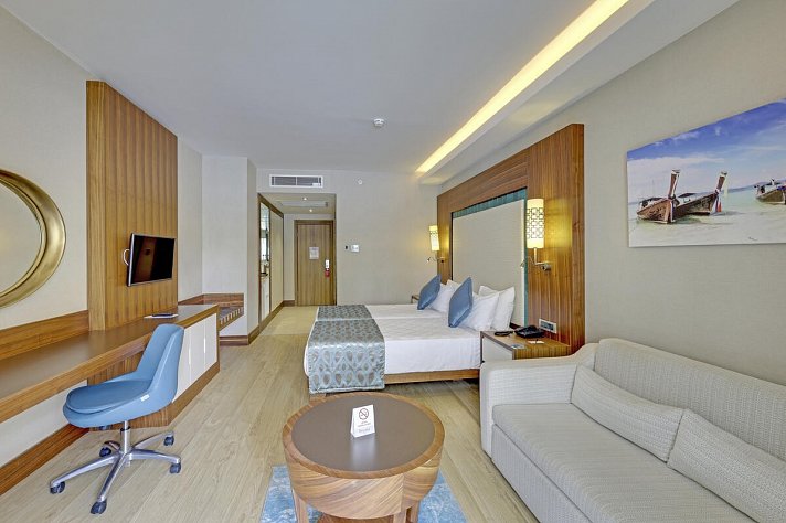 Ramada Hotel & Suites by Wyndham Kusadasi