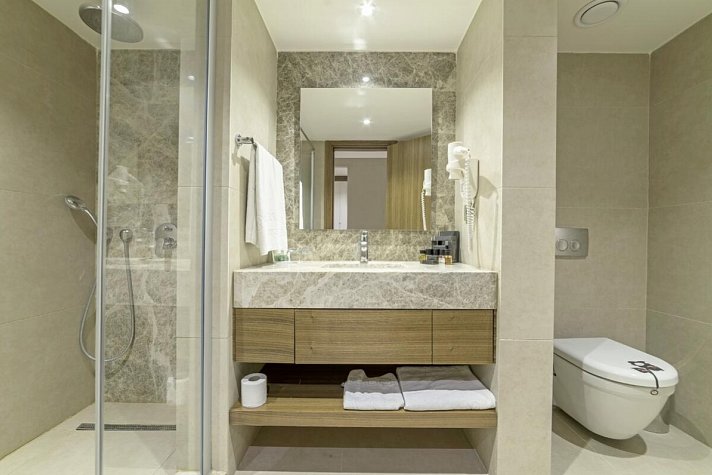 Ramada Hotel & Suites by Wyndham Kusadasi