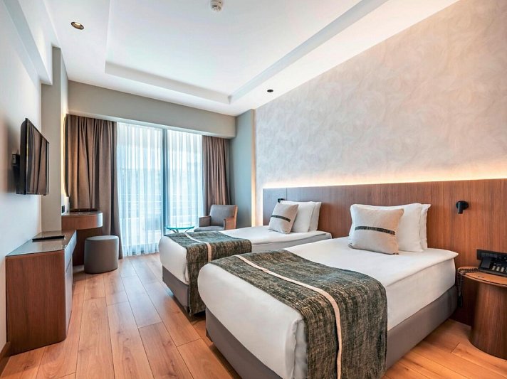 Korumar Deluxe Hotel