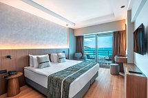 Korumar Deluxe Hotel - Wohnbeispiel Doppelzimmer Standard Meerblick (Zimmercodierung DGM)