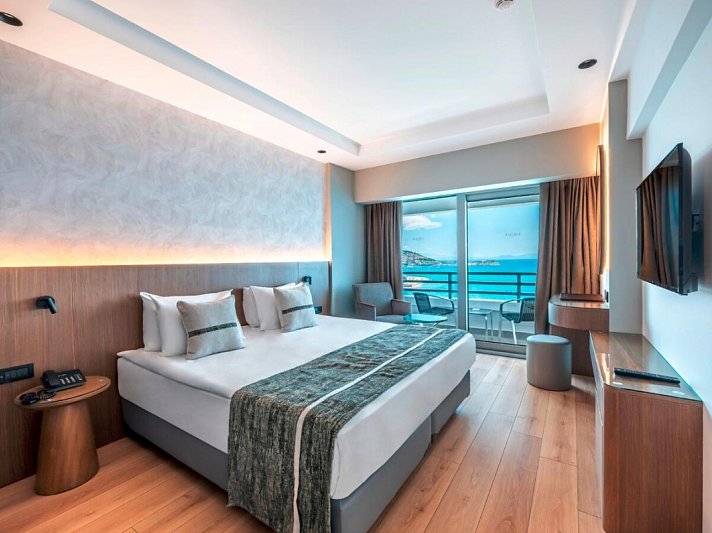 Korumar Deluxe Hotel