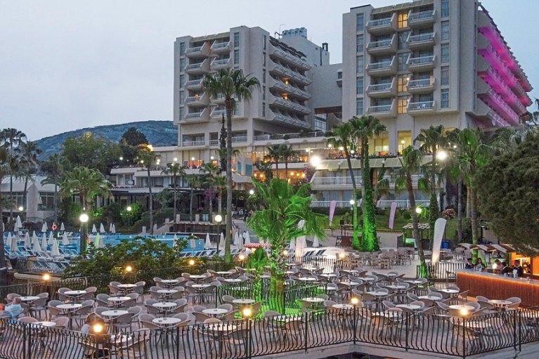 Fantasia Hotel Deluxe