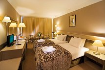 Fantasia Hotel Deluxe - Wohnbeispiel Doppelzimmer seitl. Meerblick (Zimmercodierungen DBN & DCN)