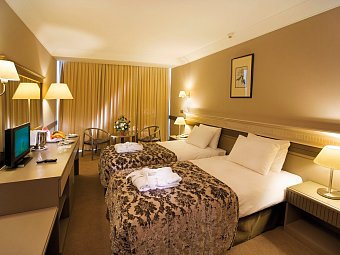 Fantasia Hotel Deluxe - Wohnbeispiel Doppelzimmer seitl. Meerblick (Zimmercodierungen DBN & DCN)
