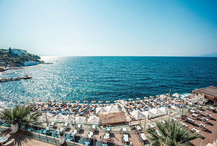 Charisma Deluxe Hotel